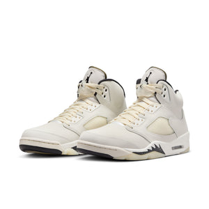 AIR JORDAN - RETRO 5 SE - SAIL/BLACK/COCONUT MILK RELEASING 04/13