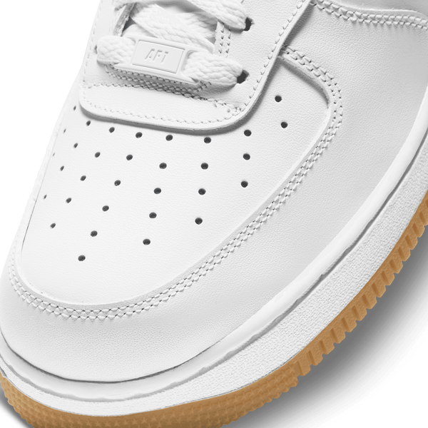 Nike - Men - Air Force 1 '07 - White/Light Brown