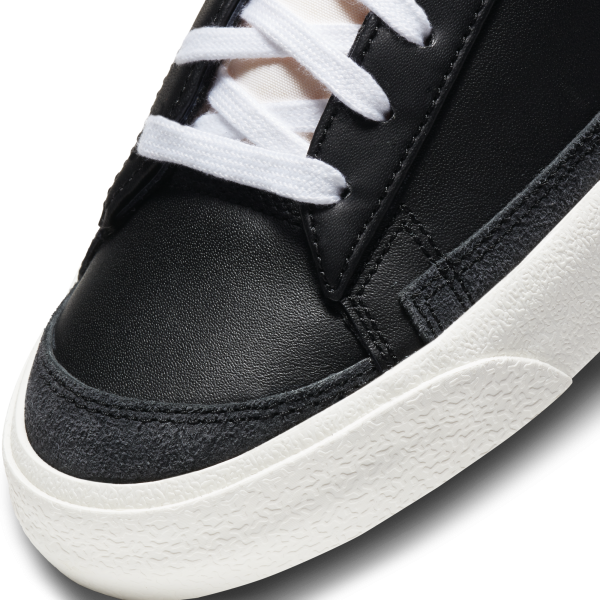 Nike - Men - Blazer Low '77 Vintage - Black/White