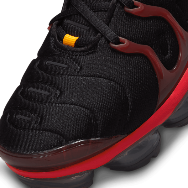 Nike - Men - Air Vapormax Plus - Black/University Gold/Red