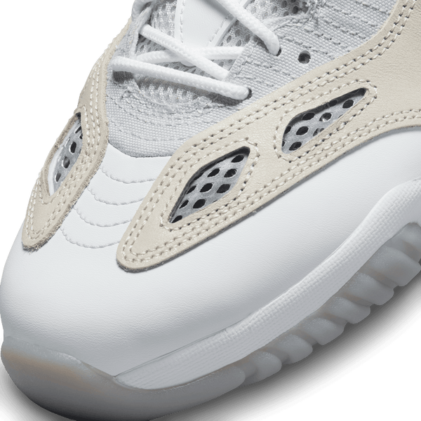 Jordan - Men - Retro 11 Low IE - Orewood Brown/Grey/White