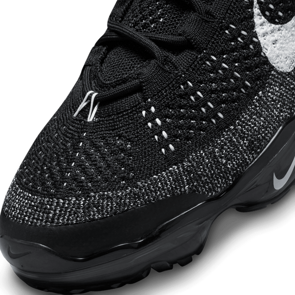 Nike - Men - Air Vapormax Flyknit - Black/White