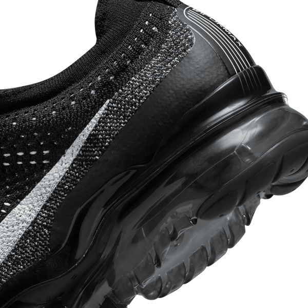 Nike - Men - Air Vapormax Flyknit - Black/White