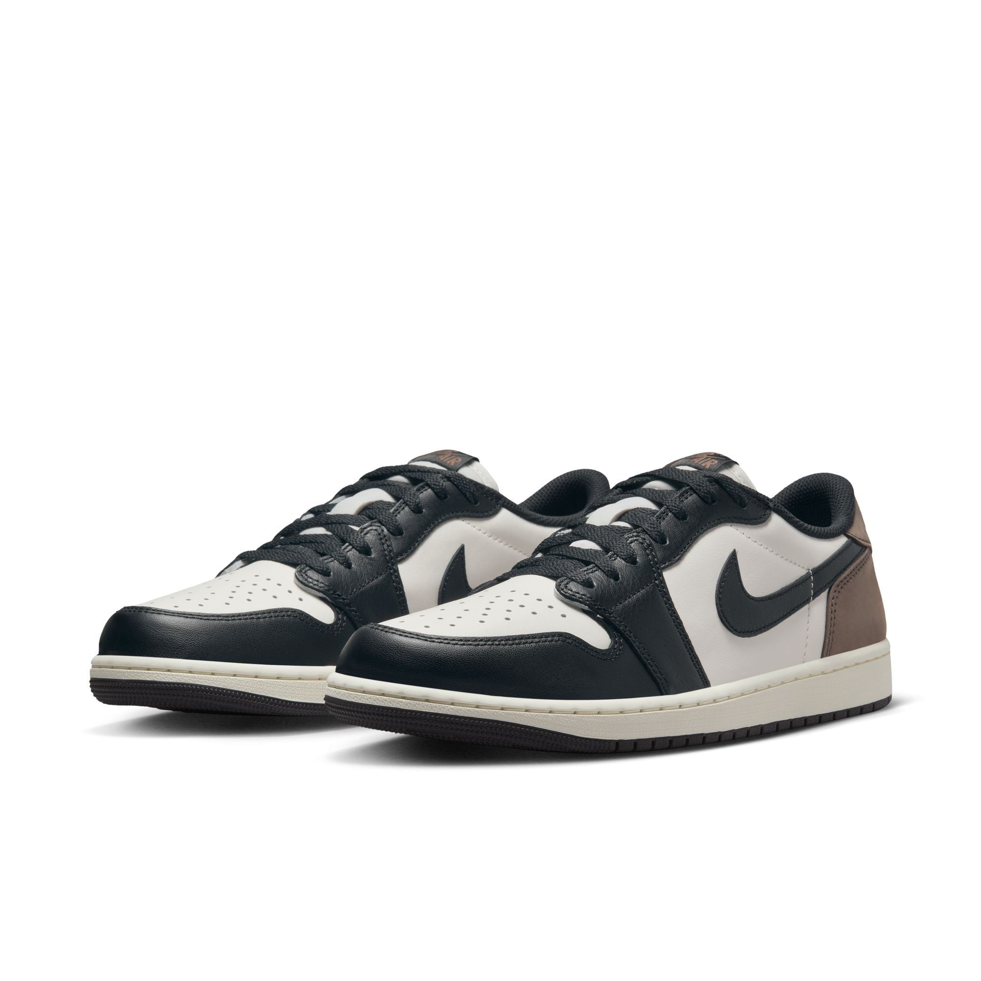 AIR JORDAN - RETRO 1 LOW - WHITE/BLACK/DARK MOCHA - RELEASING 09 