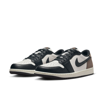 AIR JORDAN - RETRO 1 LOW - WHITE/BLACK/DARK MOCHA - RELEASING 09/21