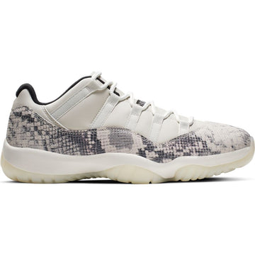 Air Jordan Retro 11 Low LE 