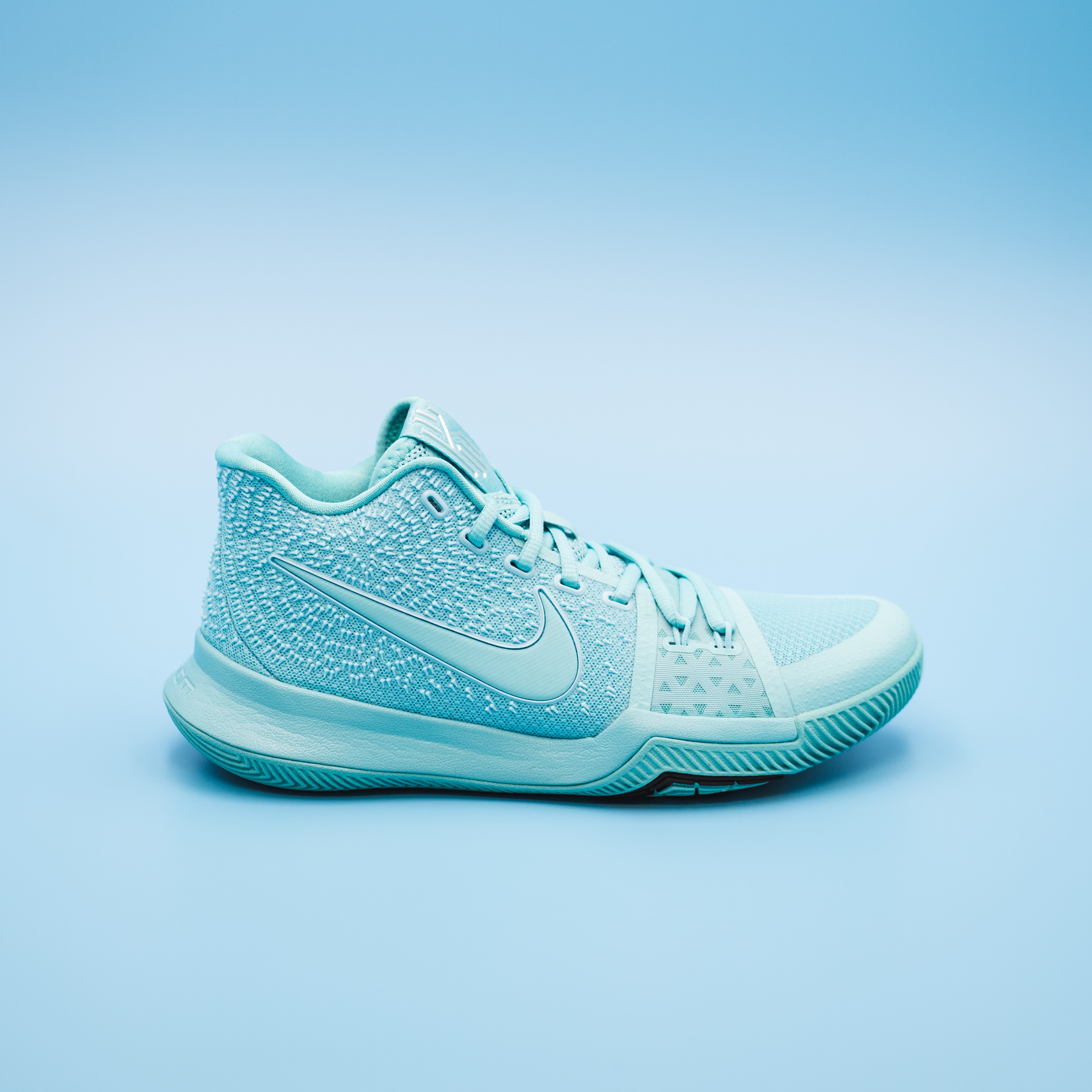 Nike Kyrie 3 ” Aqua ” Available SAT 08.19.17 – Nohble