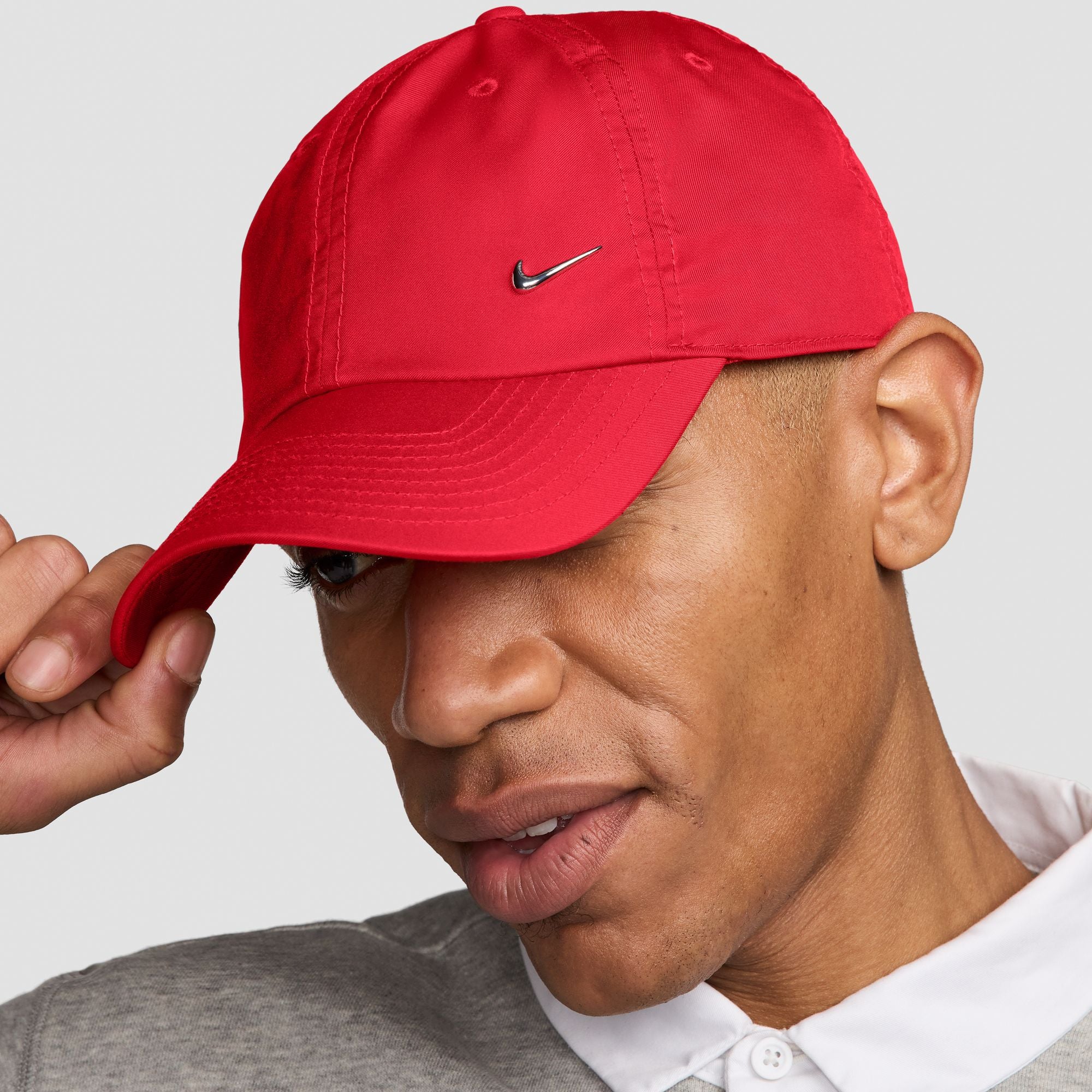 Nike Accessories Swoosh Club Dad Hat University Red/Metallic Silver