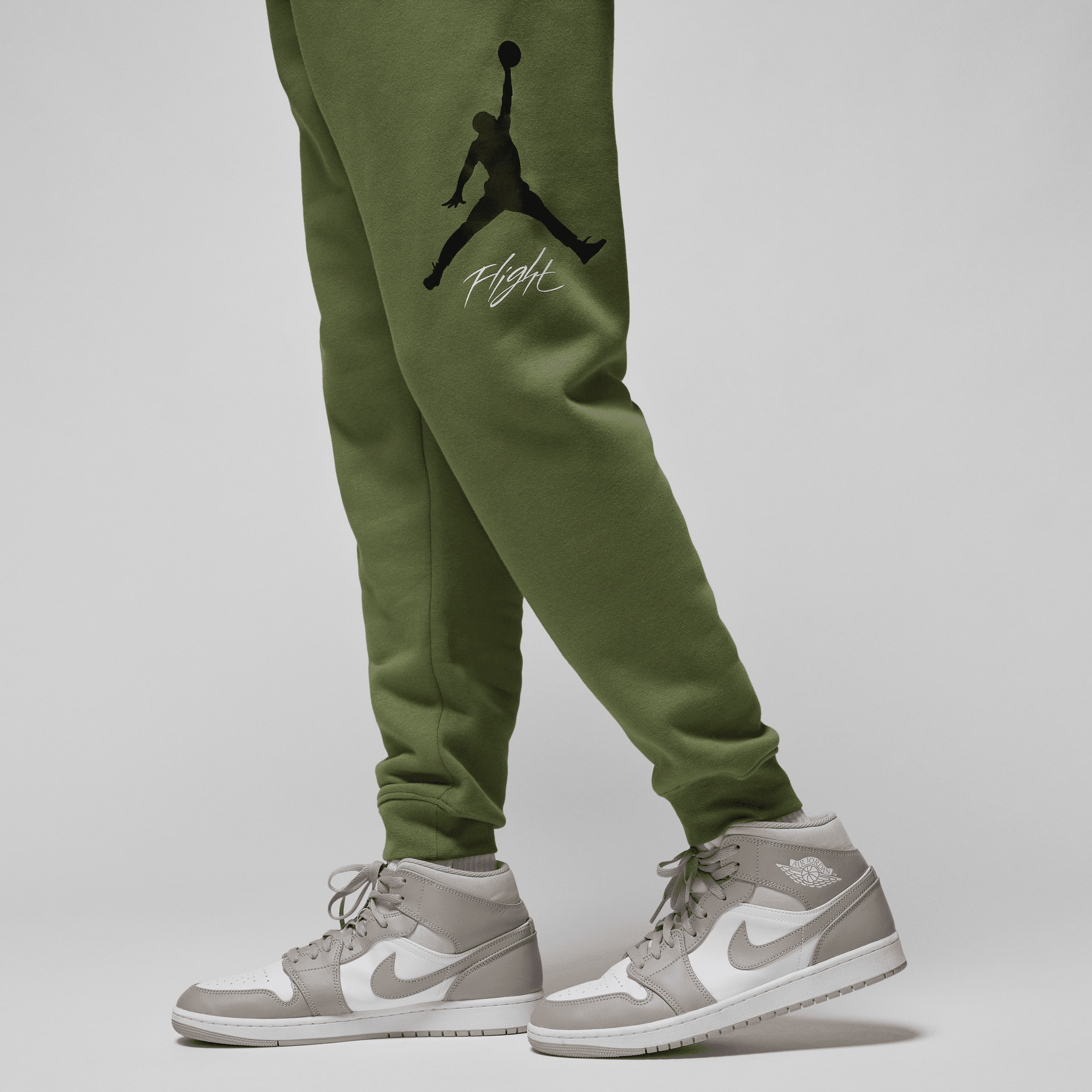 Jordan Men Essentials Baseline Sweatpants Olive Black Nohble