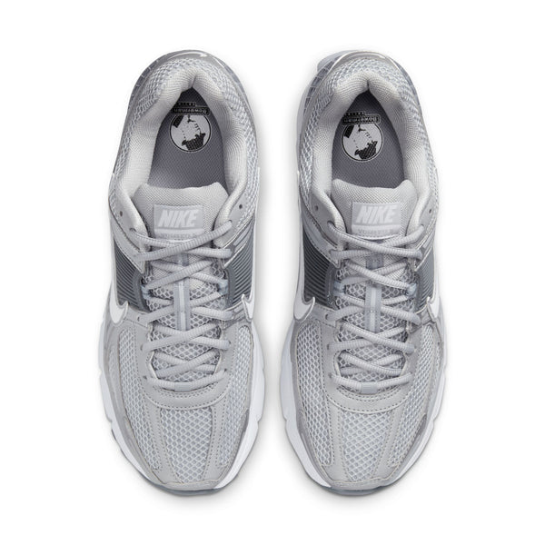 Nike - Men - Zoom Vomero 5 - Wolf Grey/White/Metallic Silver