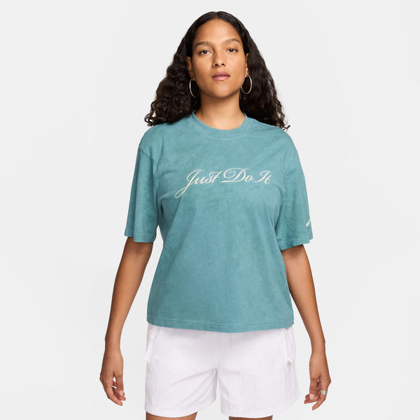 Nike - Women  - Boxy Wash Tee - Bicoastal