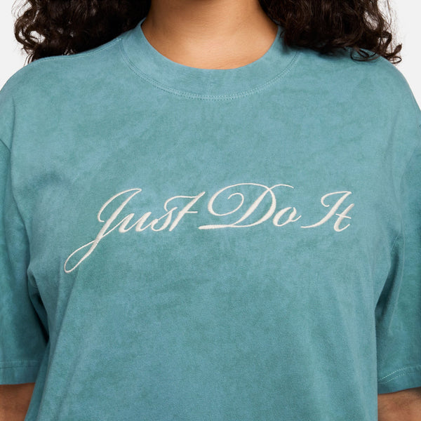 Nike - Women  - Boxy Wash Tee - Bicoastal