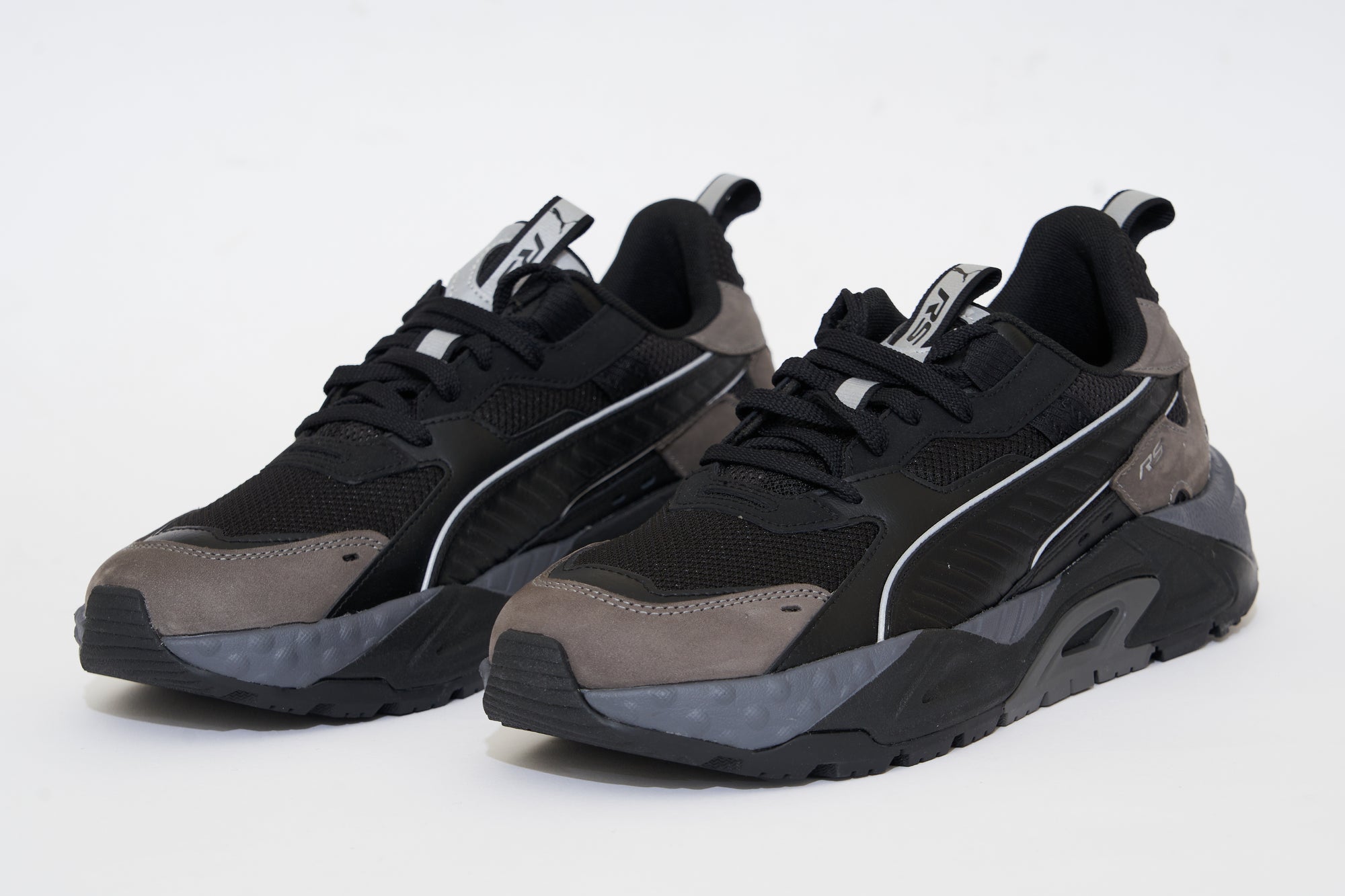 puma mens black trainers