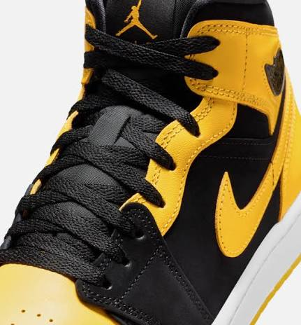Jordan - Men - Air Jordan 1 Mid SE - Black/Varsity Maize/White