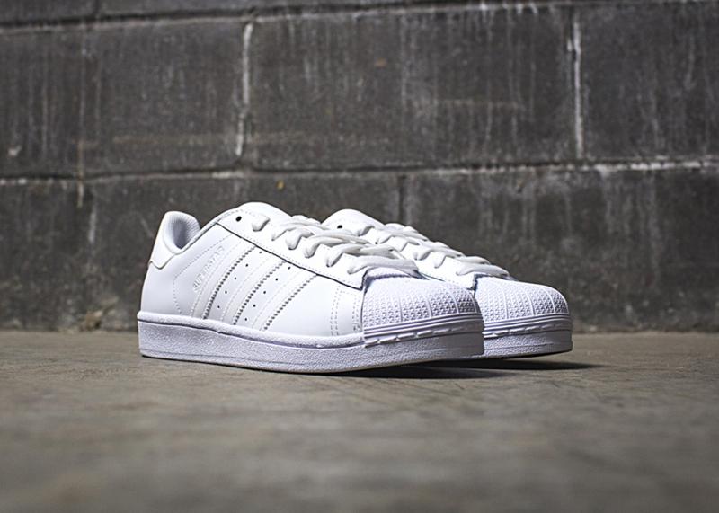 Men's adidas white superstar foundation trainers Outlet