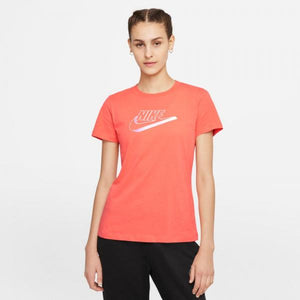Nike - Women - Sportswear Tee - Pink