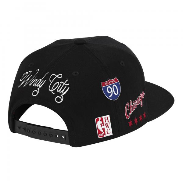 Shop Mitchell & Ness Chicago Bulls Hyperlocal Snapback Hat  6HSSSH21001-CBUBLCK black