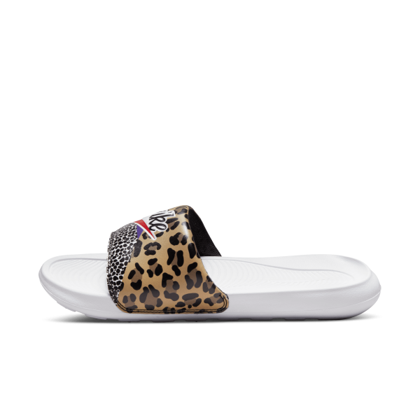 Nike benassi leopard hot sale slides