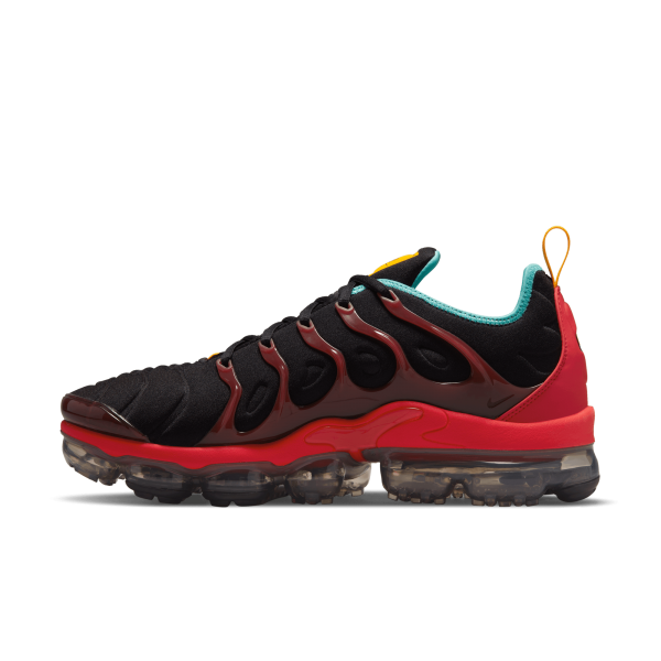 Vapormax black hot sale red and gold