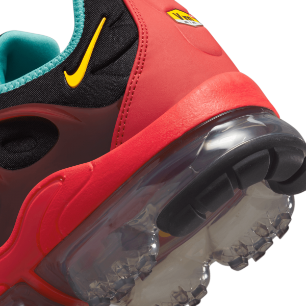 Air max vapormax plus red and black on sale