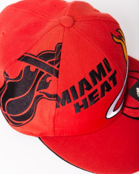 Vintage - Men - Adidas Miami Heat Fitted Hat - Red/Black/Multi