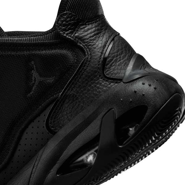 Jordan Max Aura 4