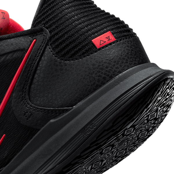 Nike - Men - Kyrie Low 5 - Black/Crimson