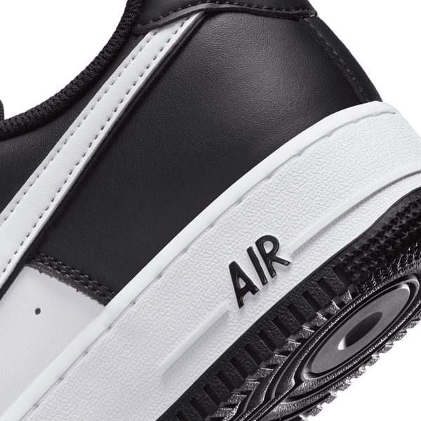 Nike - Men - Air Force 1 '07 - Black/White