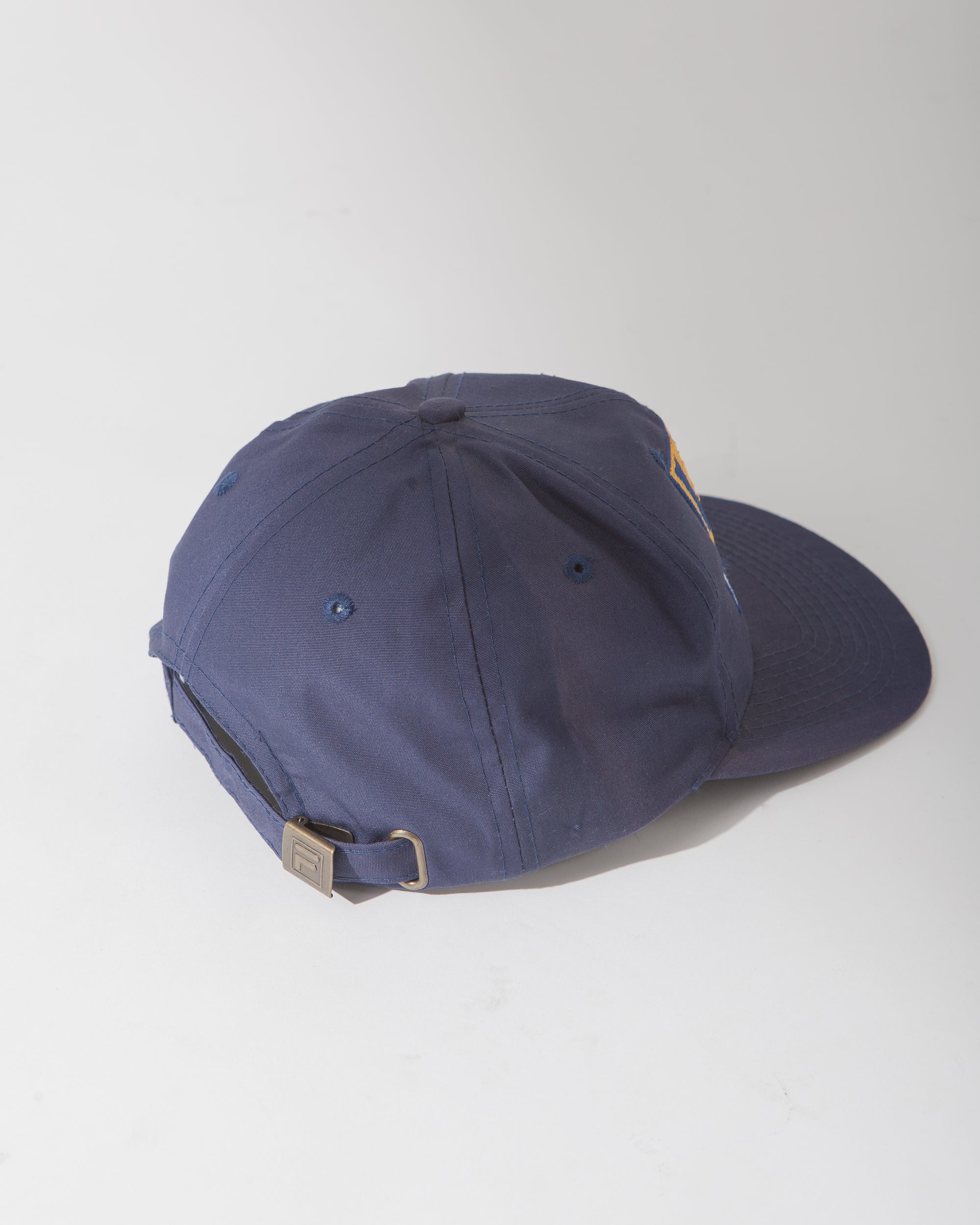 Voorverkoop Overgang krijgen Vintage - Men - Fila Logo Strapback Hat - Navy - Nohble