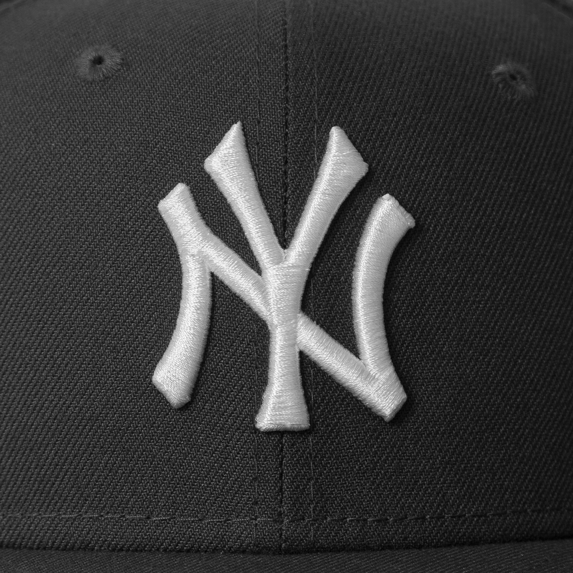 NEW ERA - Accessories - NY Yankees 1999 WS Custom Fitted - Purple