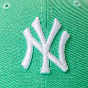NEW ERA - Accessories - NY Yankees 1999 WS Custom Fitted - Mint/White